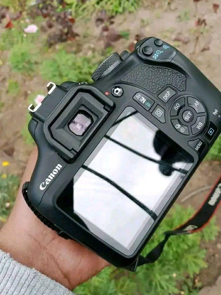 Canon EOS 4000D neuf