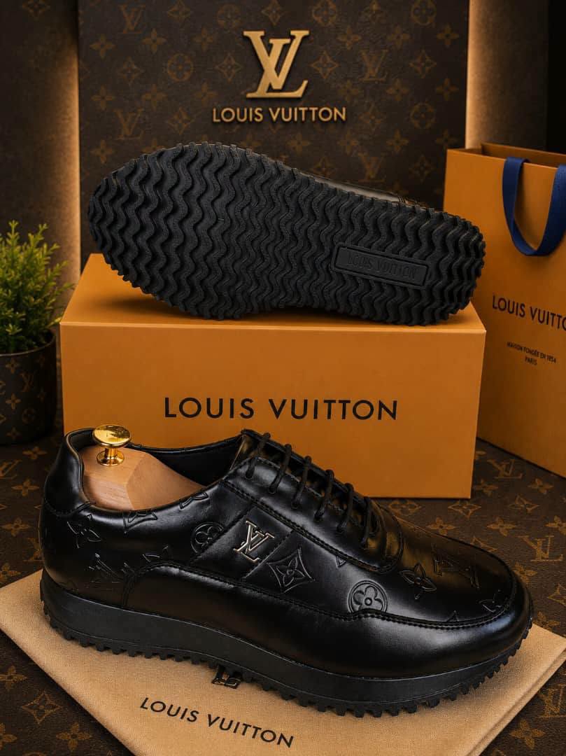 Chaussures basses de ville Louis Vuitton en cuir noir